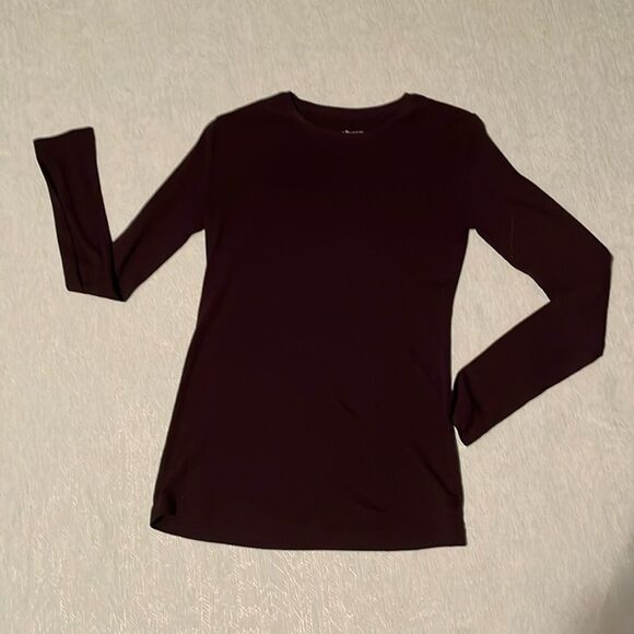 G.H. Bass black size S long-sleeve t-shirt Tee top round neck, 15” pit-pit - Picture 2 of 12